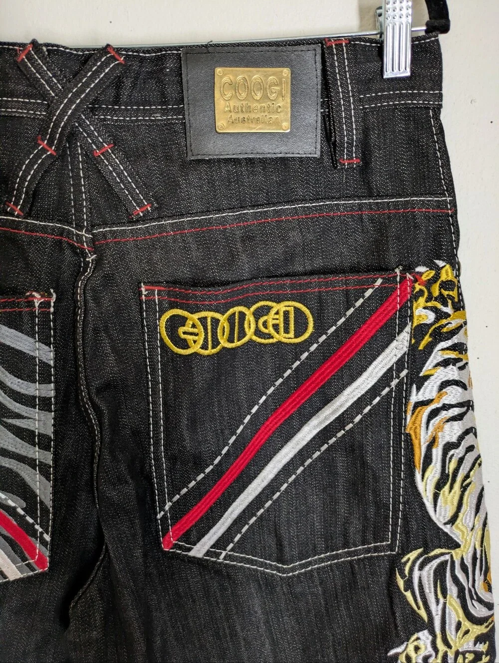 Coogi Authentic Australian Black Denim Jeans Tiger Embroidered Sz 32x34 Y2K